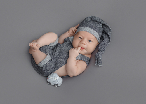 Ньюборн позировка